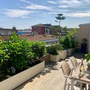 https://appartamento-con-terrazza-in-zona-navigli-tortona.italymilanhotels.net